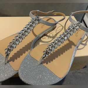 Jewel Badgley Mischka Nature sandal in silver glitter size 9 NWT